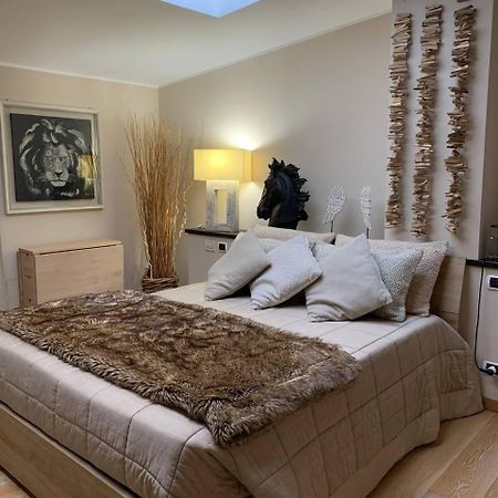 Residenza Taliedo, In Casa Privata, Abitata, Solo Camera Doppia E Bagno Personale Milan Bagian luar foto